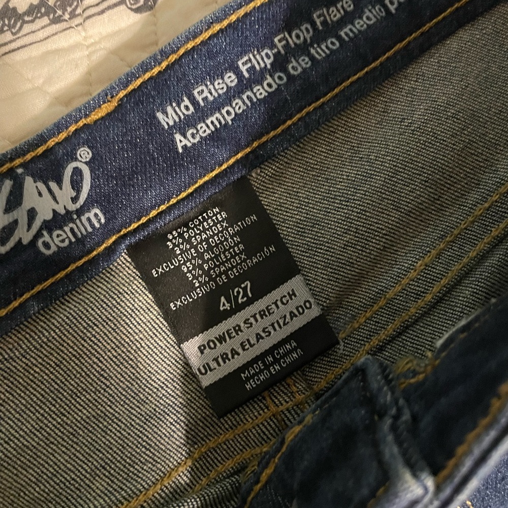 Mid Rise Flare jeans - Picture 2 of 4